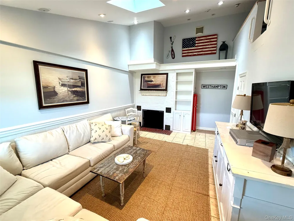 231 Dune Road #905 Westhampton Beach, NY 11978
