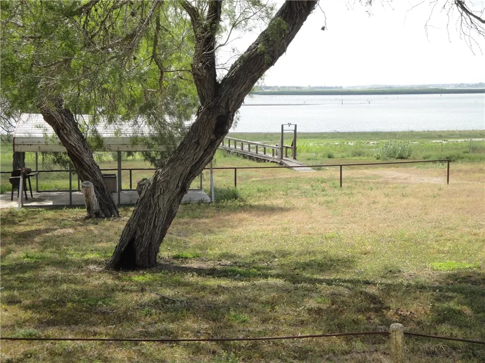 315 S Vista Drive S Sandia, TX 78383