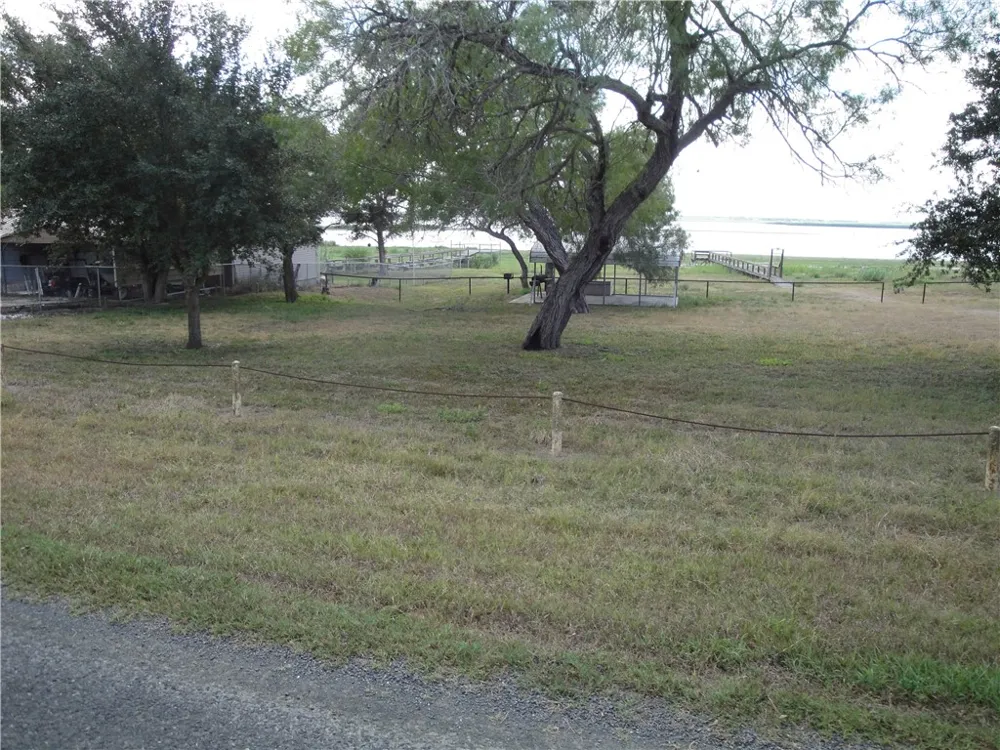 315 S Vista Drive S Sandia, TX 78383