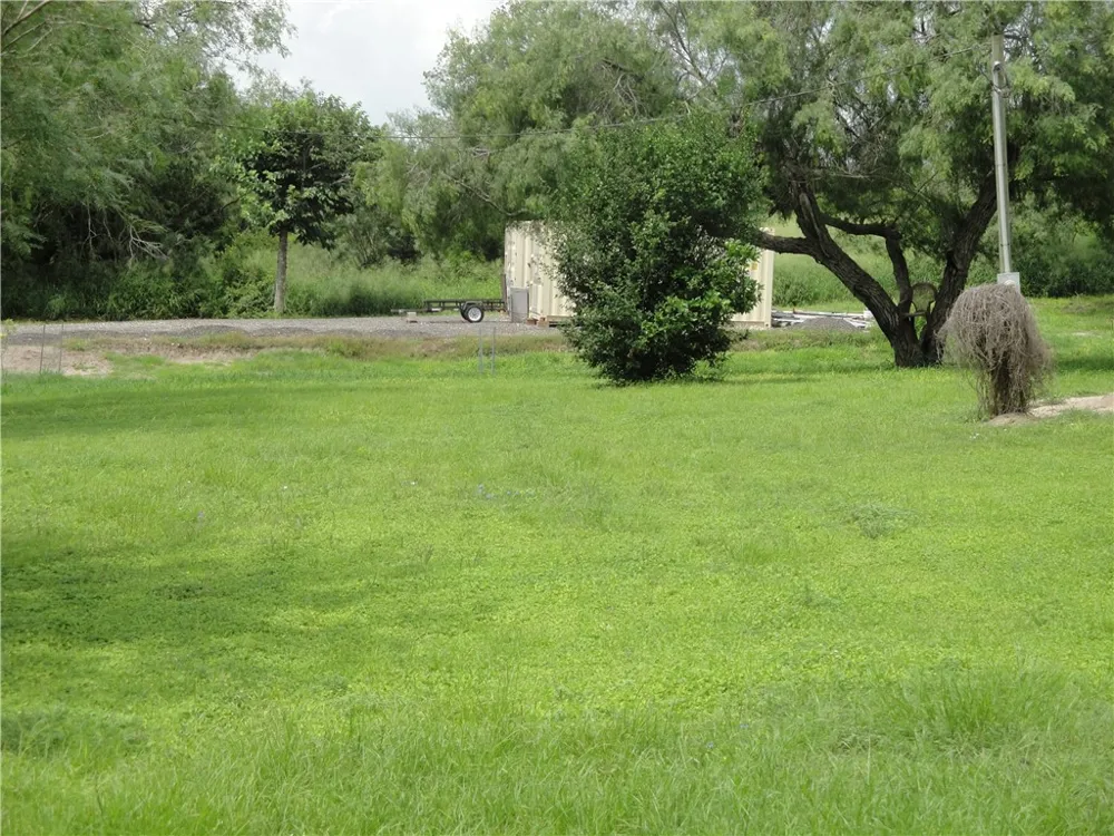315 S Vista Drive S Sandia, TX 78383