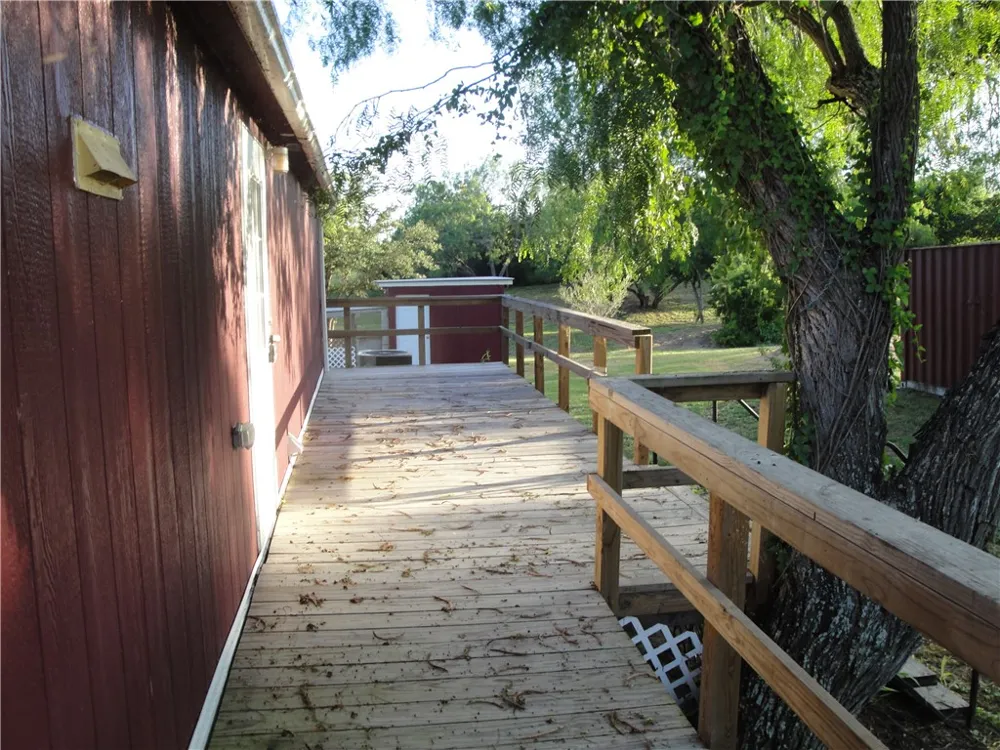 315 S Vista Drive S Sandia, TX 78383