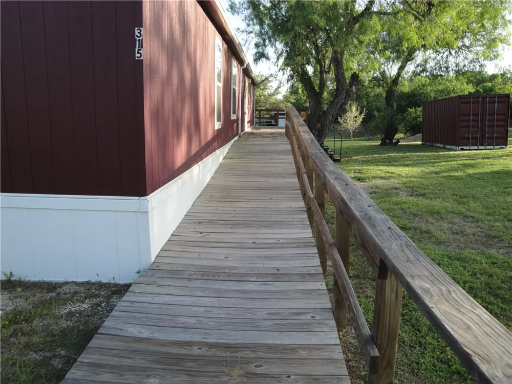 315 S Vista Drive S Sandia, TX 78383