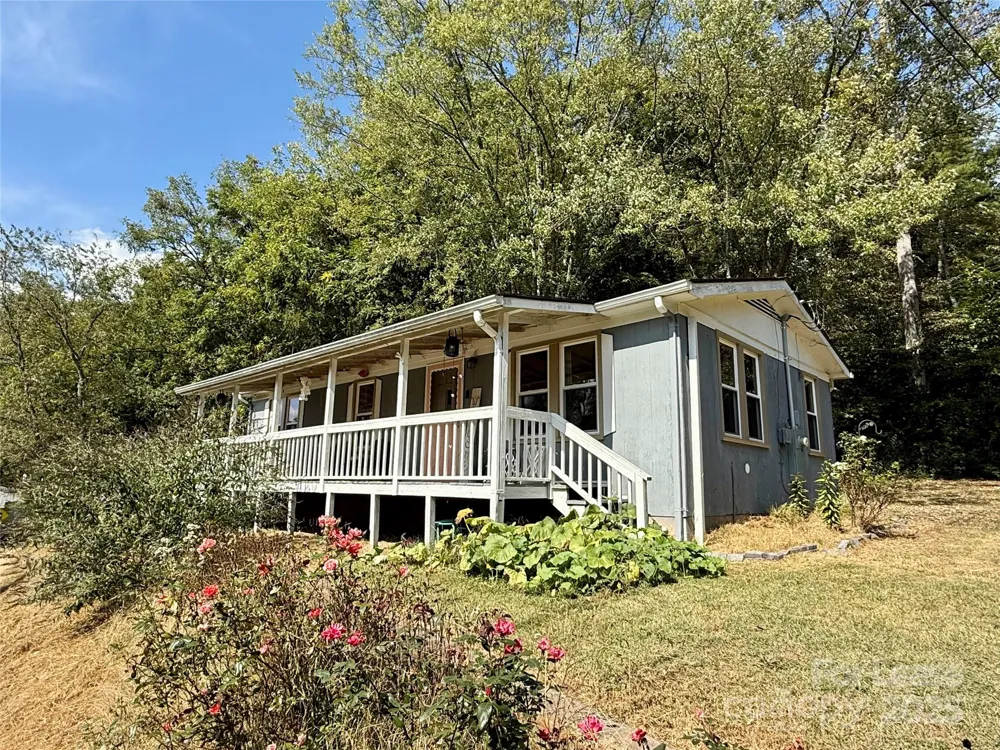 12 Powell Street Asheville, NC 28806
