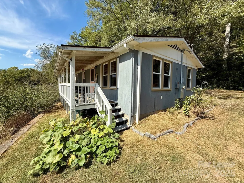 12 Powell Street Asheville, NC 28806