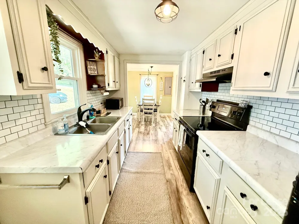12 Powell Street Asheville, NC 28806