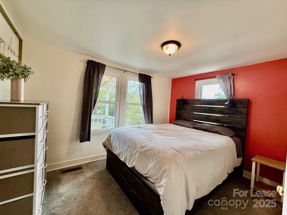 12 Powell Street Asheville, NC 28806