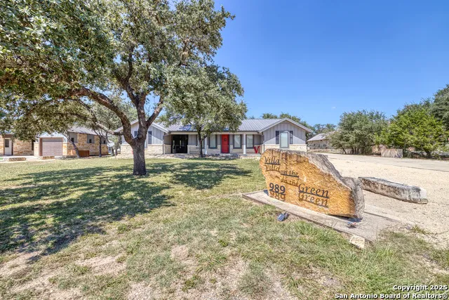 989 Mountain Valley Drive Concan, TX 78838