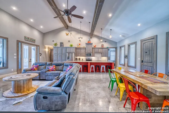 989 Mountain Valley Drive Concan, TX 78838