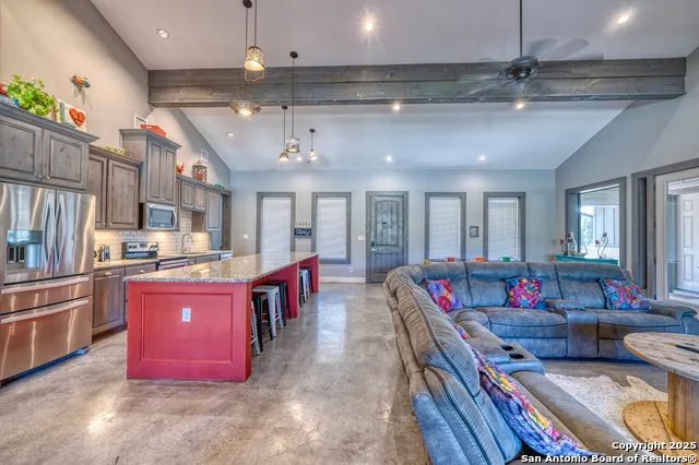 989 Mountain Valley Drive Concan, TX 78838