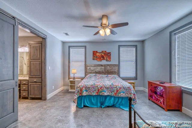 989 Mountain Valley Drive Concan, TX 78838