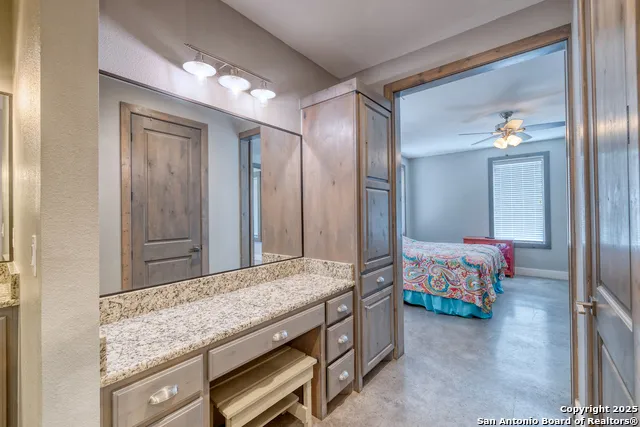 989 Mountain Valley Drive Concan, TX 78838