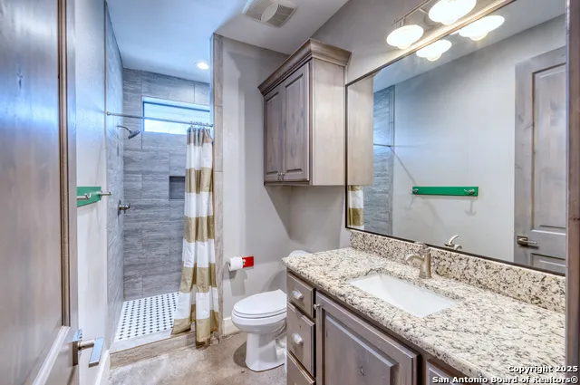 989 Mountain Valley Drive Concan, TX 78838
