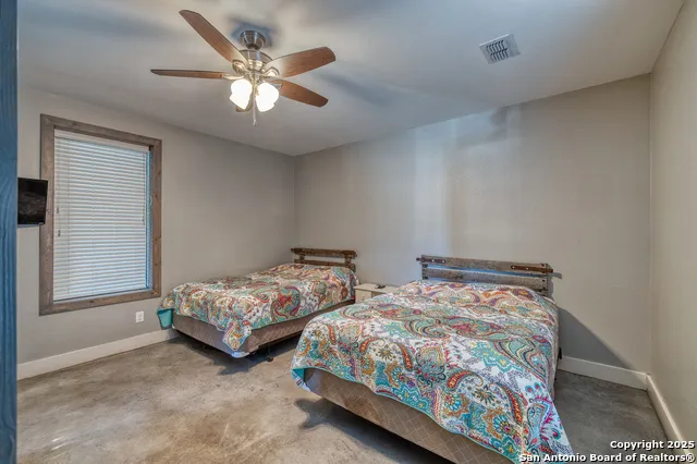 989 Mountain Valley Drive Concan, TX 78838