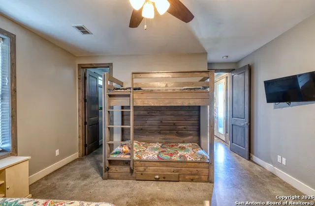 989 Mountain Valley Drive Concan, TX 78838