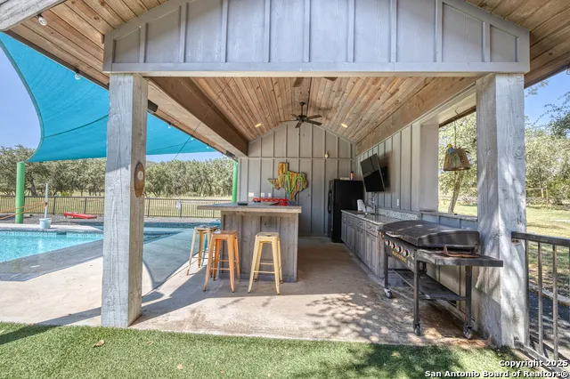 989 Mountain Valley Drive Concan, TX 78838