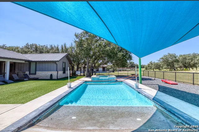 989 Mountain Valley Drive Concan, TX 78838