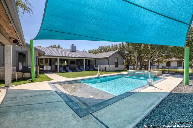 989 Mountain Valley Drive Concan, TX 78838