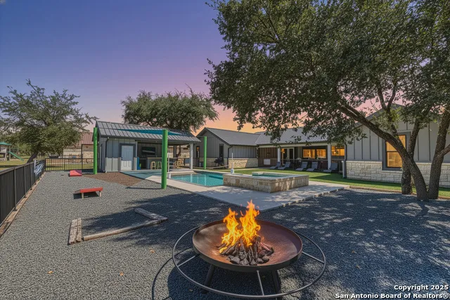 989 Mountain Valley Drive Concan, TX 78838
