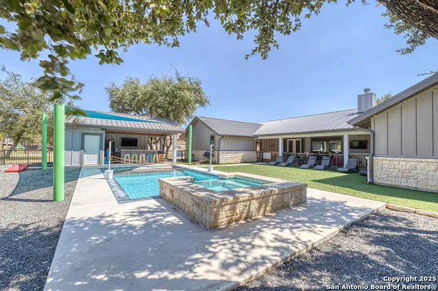 989 Mountain Valley Drive Concan, TX 78838