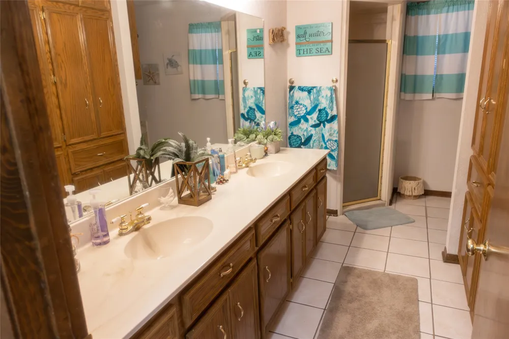 3225 Terrier Hill Lane Brenham, TX 77833