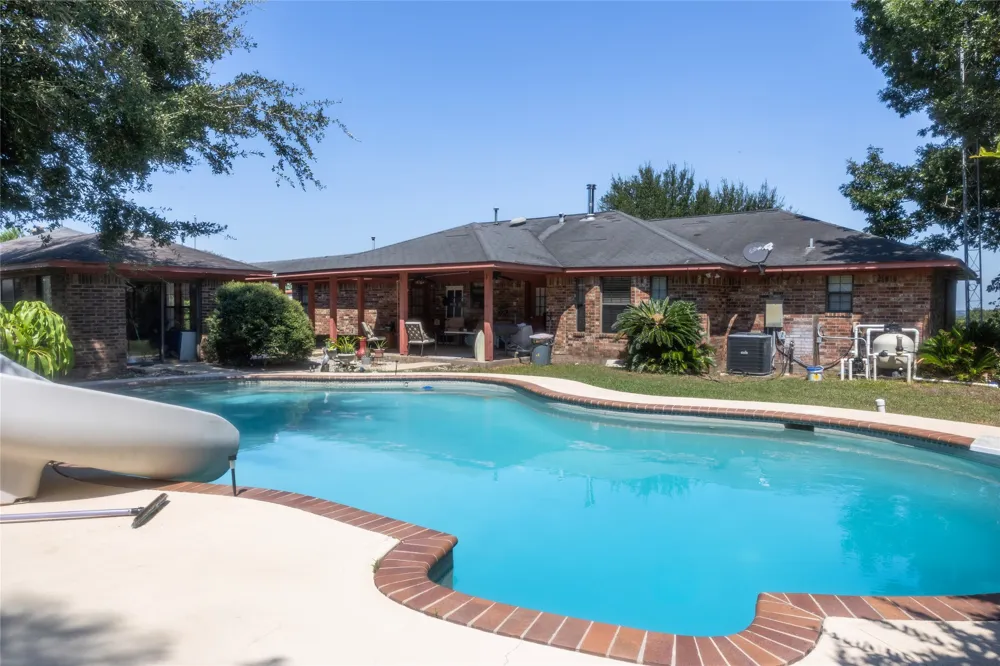 3225 Terrier Hill Lane Brenham, TX 77833