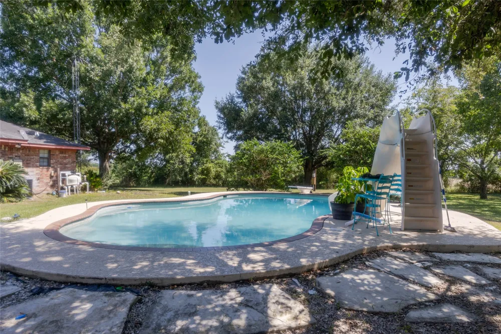 3225 Terrier Hill Lane Brenham, TX 77833