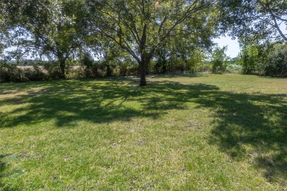 3225 Terrier Hill Lane Brenham, TX 77833