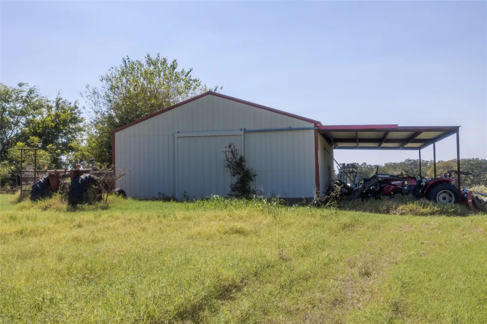 3225 Terrier Hill Lane Brenham, TX 77833