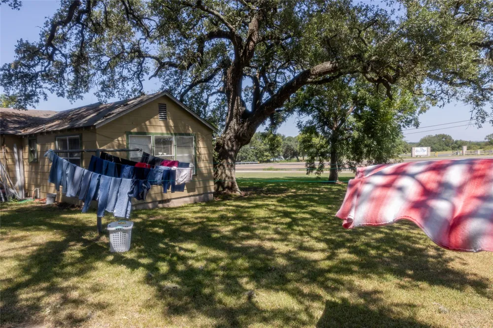 3225 Terrier Hill Lane Brenham, TX 77833