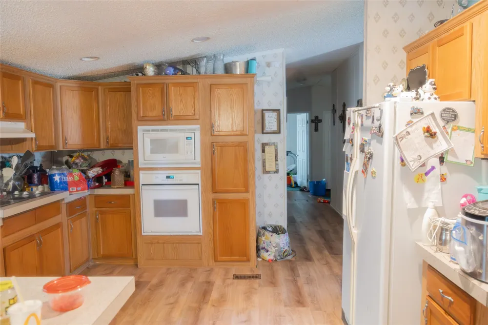 3225 Terrier Hill Lane Brenham, TX 77833