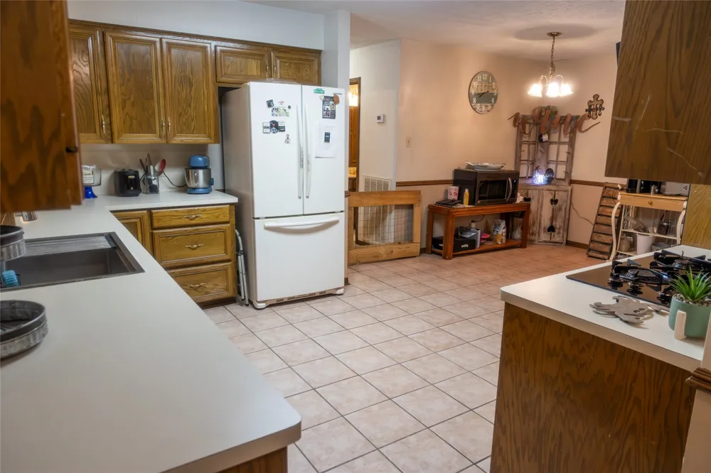 3225 Terrier Hill Lane Brenham, TX 77833