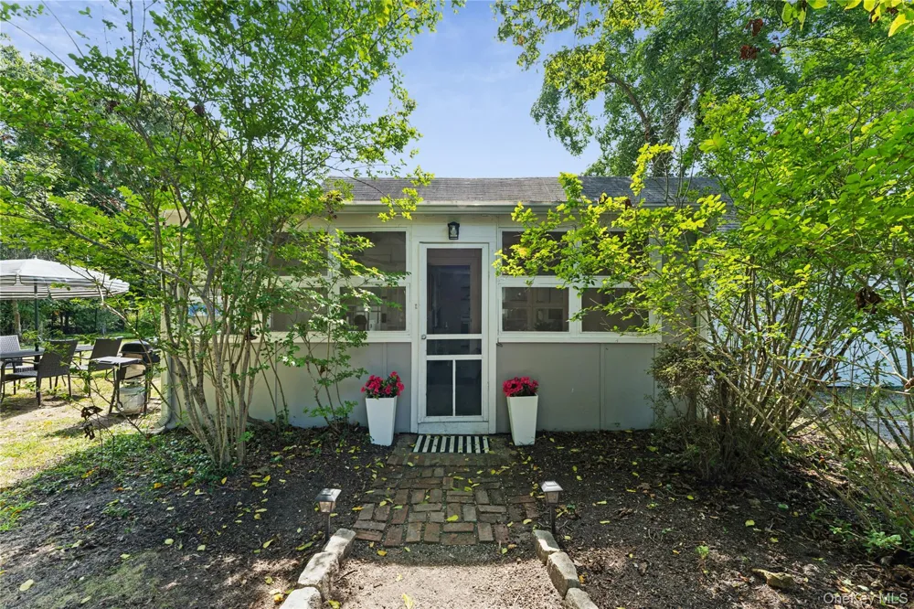36 Lamb Avenue Quogue, NY 11959