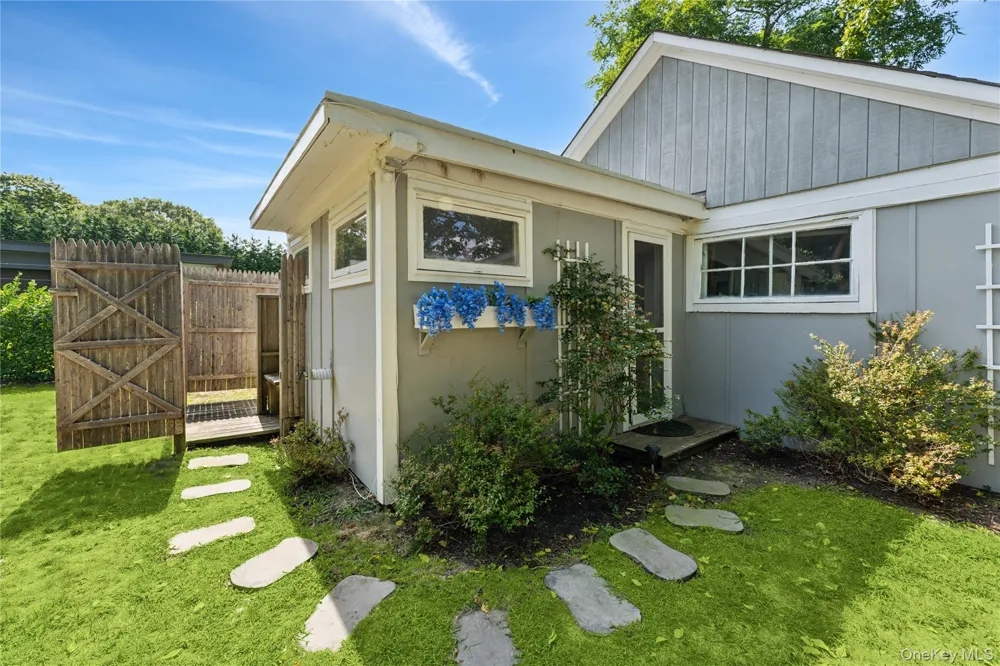 36 Lamb Avenue Quogue, NY 11959