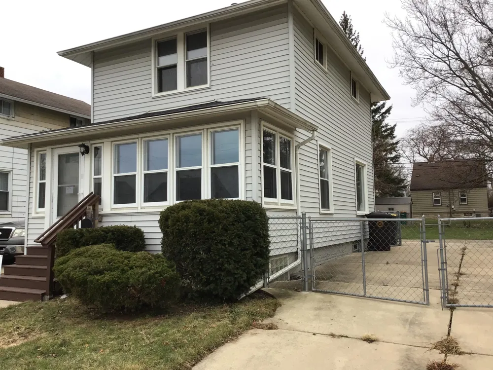 214 Detroit Street Trenton, MI 48183