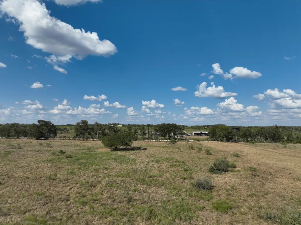 6 Pettytown Road Dale, TX 78616