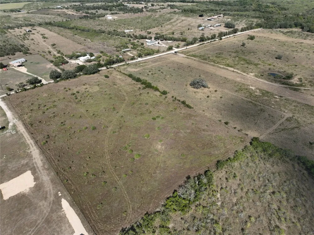 6 Pettytown Road Dale, TX 78616