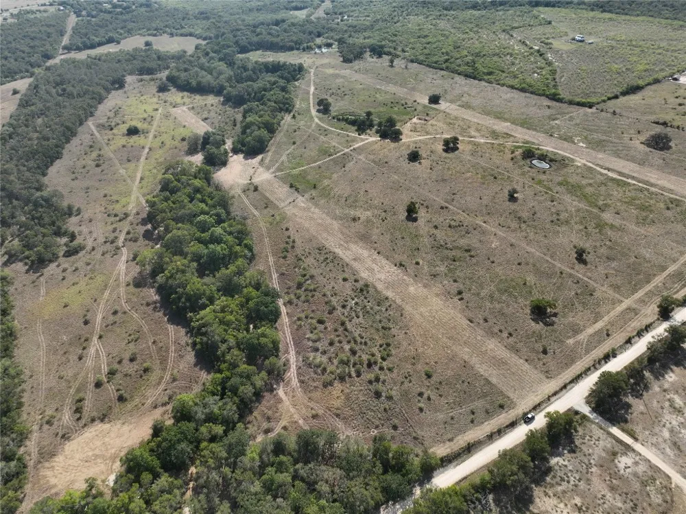 6 Pettytown Road Dale, TX 78616
