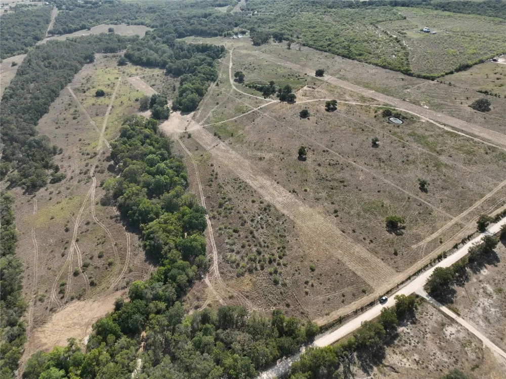 6 Pettytown Road Dale, TX 78616