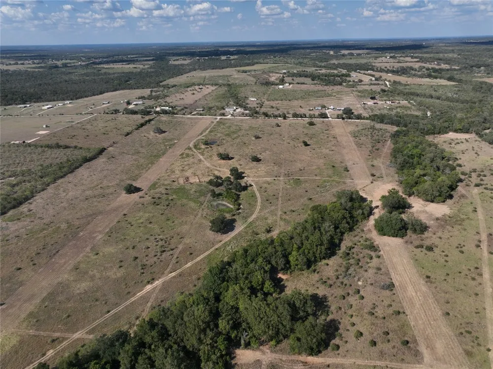 6 Pettytown Road Dale, TX 78616