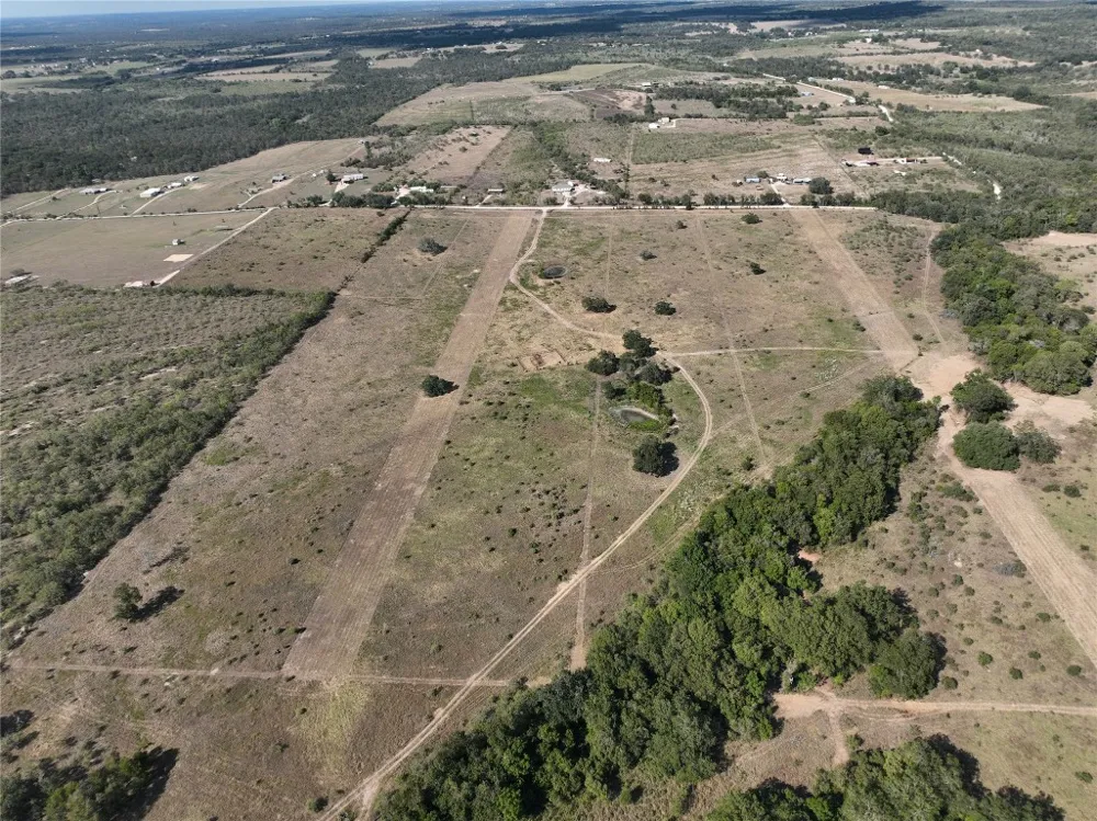 6 Pettytown Road Dale, TX 78616