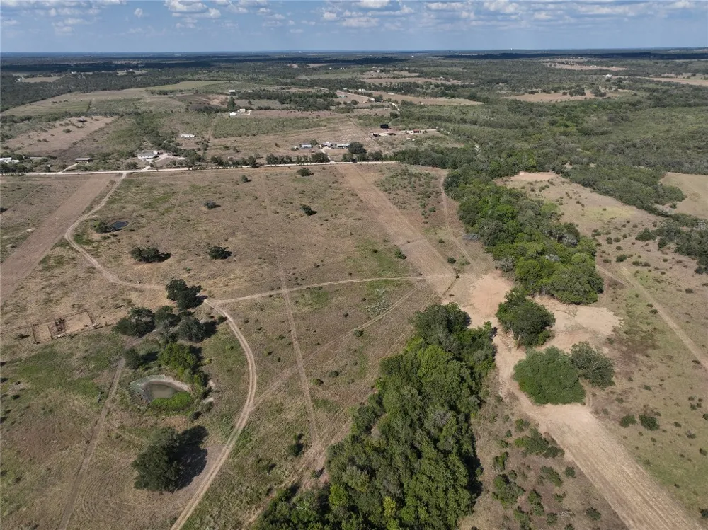6 Pettytown Road Dale, TX 78616