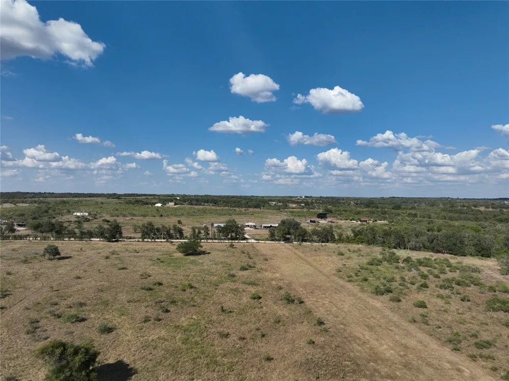 6 Pettytown Road Dale, TX 78616