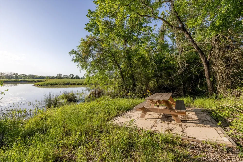 Clear Lake Road Bryan, TX 77808