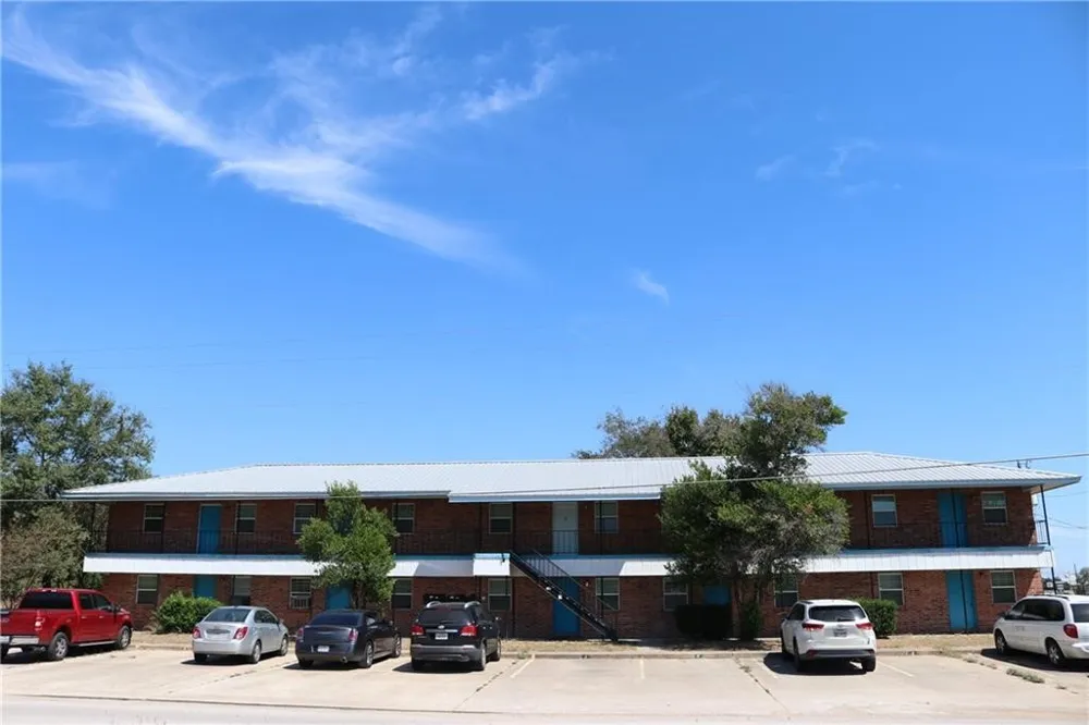 302 Calhoun Drive #2 Rockdale, TX 76567