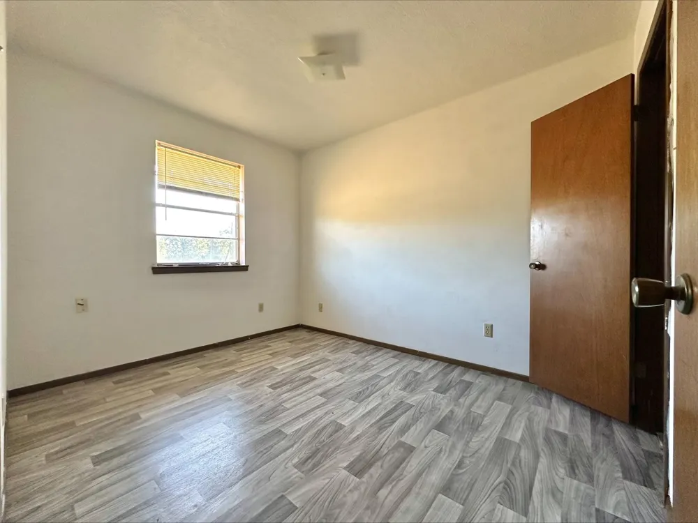 302 Calhoun Drive #2 Rockdale, TX 76567