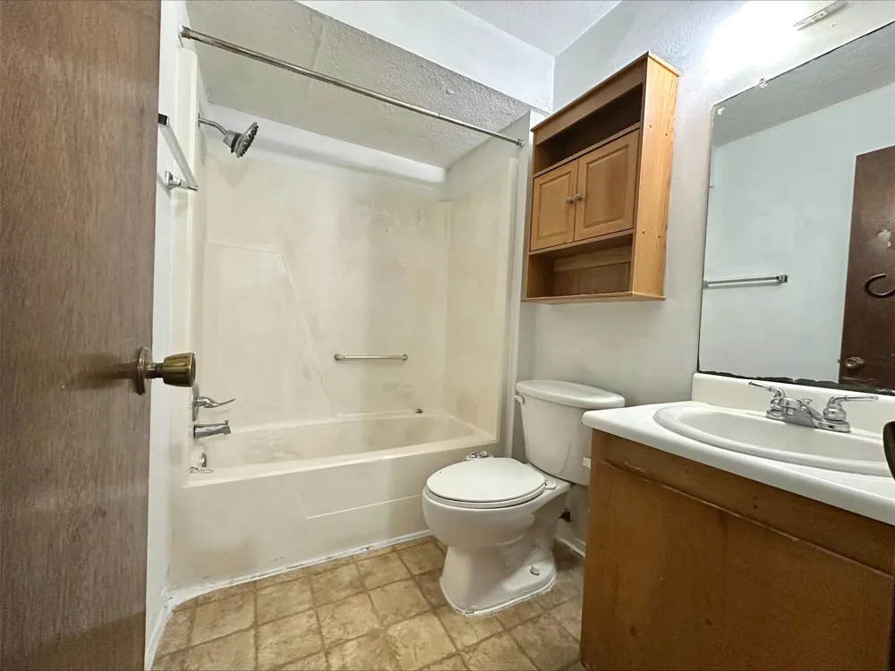 302 Calhoun Drive #2 Rockdale, TX 76567