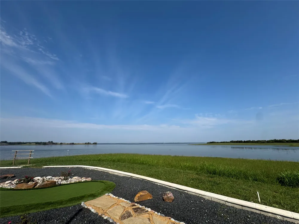 237 Lakeshore Terrace Windom, TX 75492