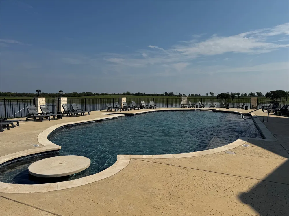 237 Lakeshore Terrace Windom, TX 75492