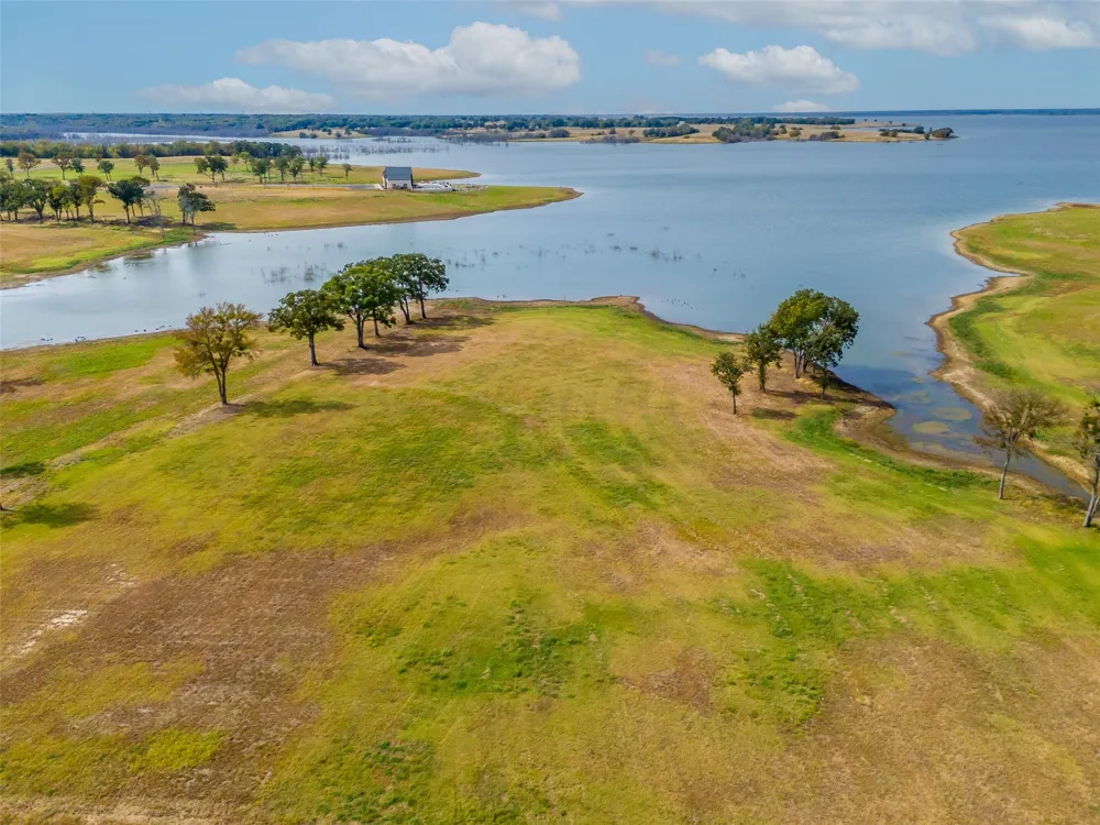 237 Lakeshore Terrace Windom, TX 75492