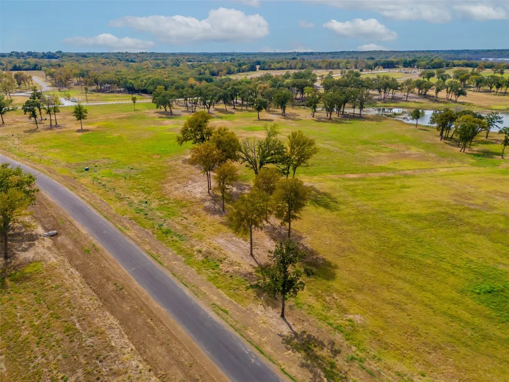 237 Lakeshore Terrace Windom, TX 75492